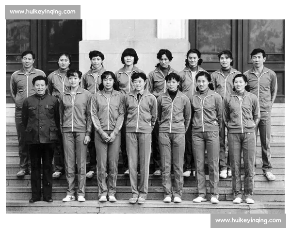 以冠军为中心书写拼搏荣耀与时代精神的新传奇中国体育发展之路 以冠军为中心书写拼搏荣耀与时代精神的新传奇中国体育发展之路